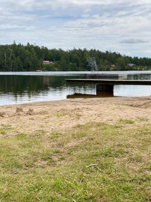 Mysigt Hus Med Natur & Jacuzzi I Olofstorp Göteborg Kültér fotó