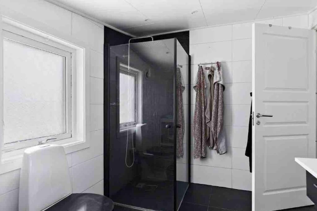Mysigt Hus Med Natur & Jacuzzi I Olofstorp Göteborg Kültér fotó