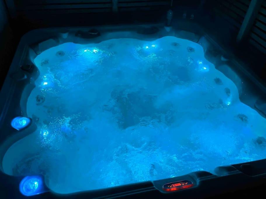Mysigt Hus Med Natur & Jacuzzi I Olofstorp Göteborg Kültér fotó