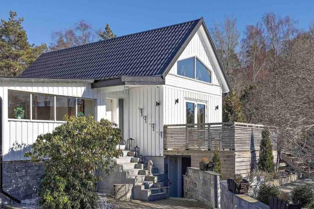 Mysigt Hus Med Natur & Jacuzzi I Olofstorp Göteborg Kültér fotó